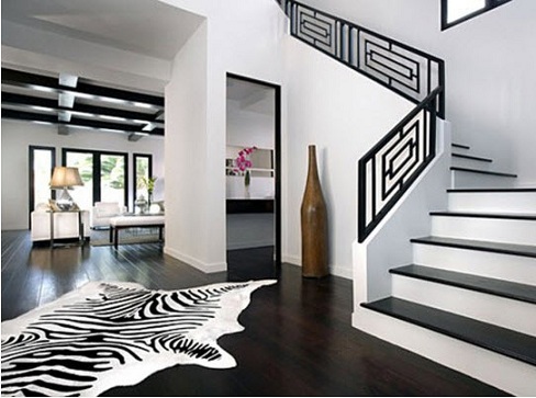 Siyah-beyaz-tasarımlı-ev-dekorasyonunda-zebra-desenli-halı-modeli-örneği.jpg