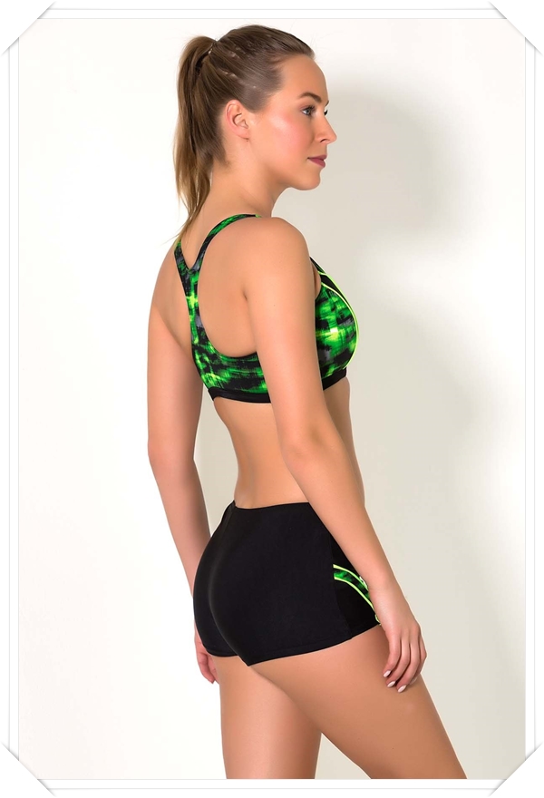 şortlu yeşil siyah bikini görseli.jpg