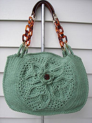 Su-yeşili-zincir-halkalı-tığ-işi-bayan-çanta-modeli.jpg