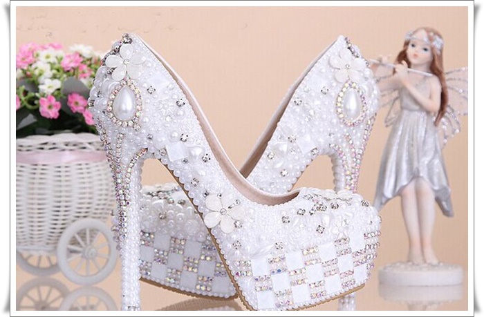 taşlı topuklu işlemeli çiçekli gelin ayakkabısı modelleri topuklu_ (2).jpg