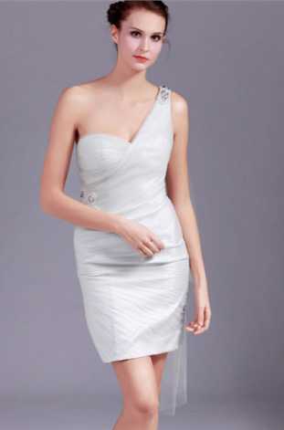 tek omuz beyaz elbise (5).jpg