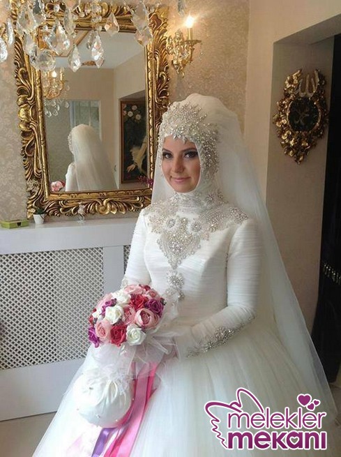 tesetturlu-gelinlik-2-.JPG