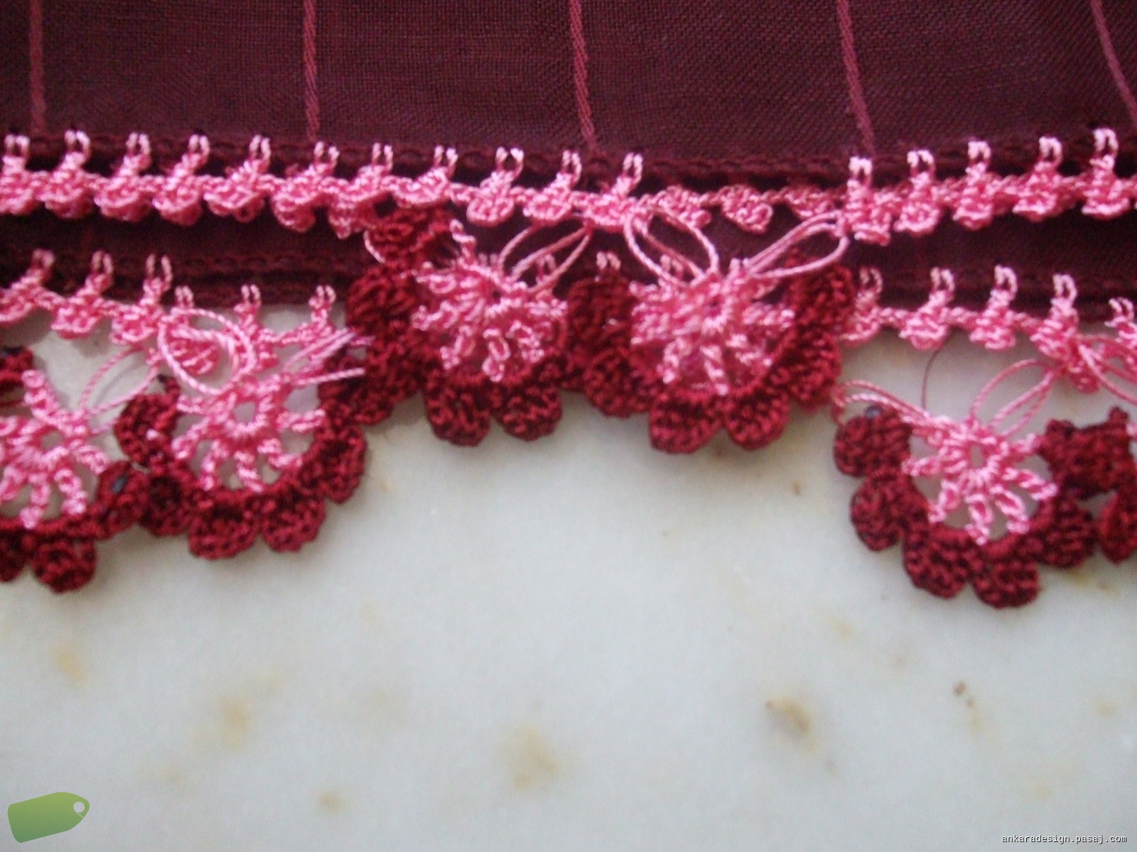 Tığ oyasına güzel bir örnek.jpg