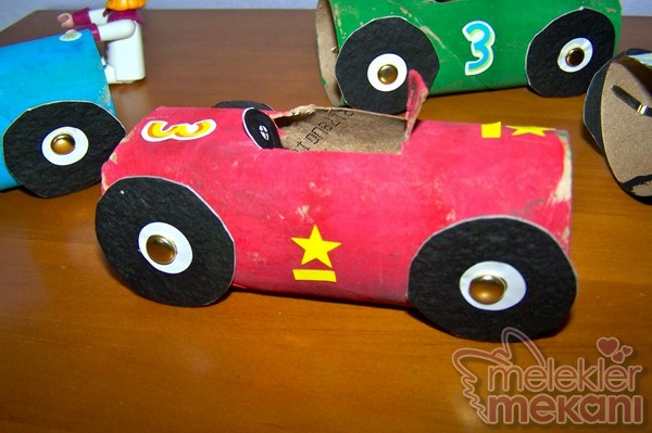 tuvalet kağıdı rulosundan araba.jpg
