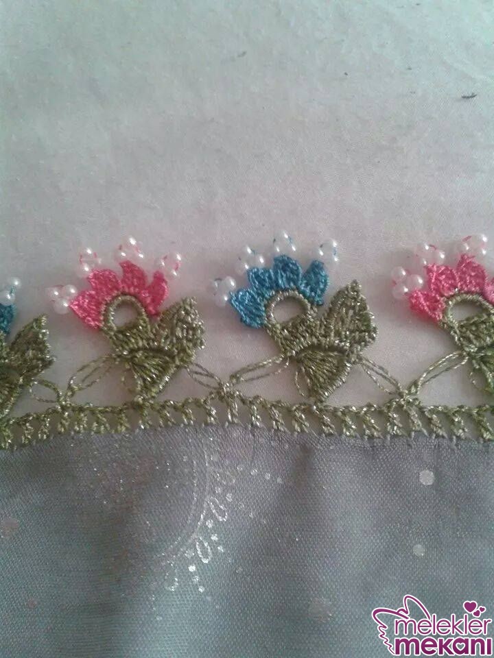 uclari boncuklu yazma oyasi modeli.jpg