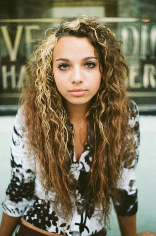 uzun sac modelleri (17).jpg