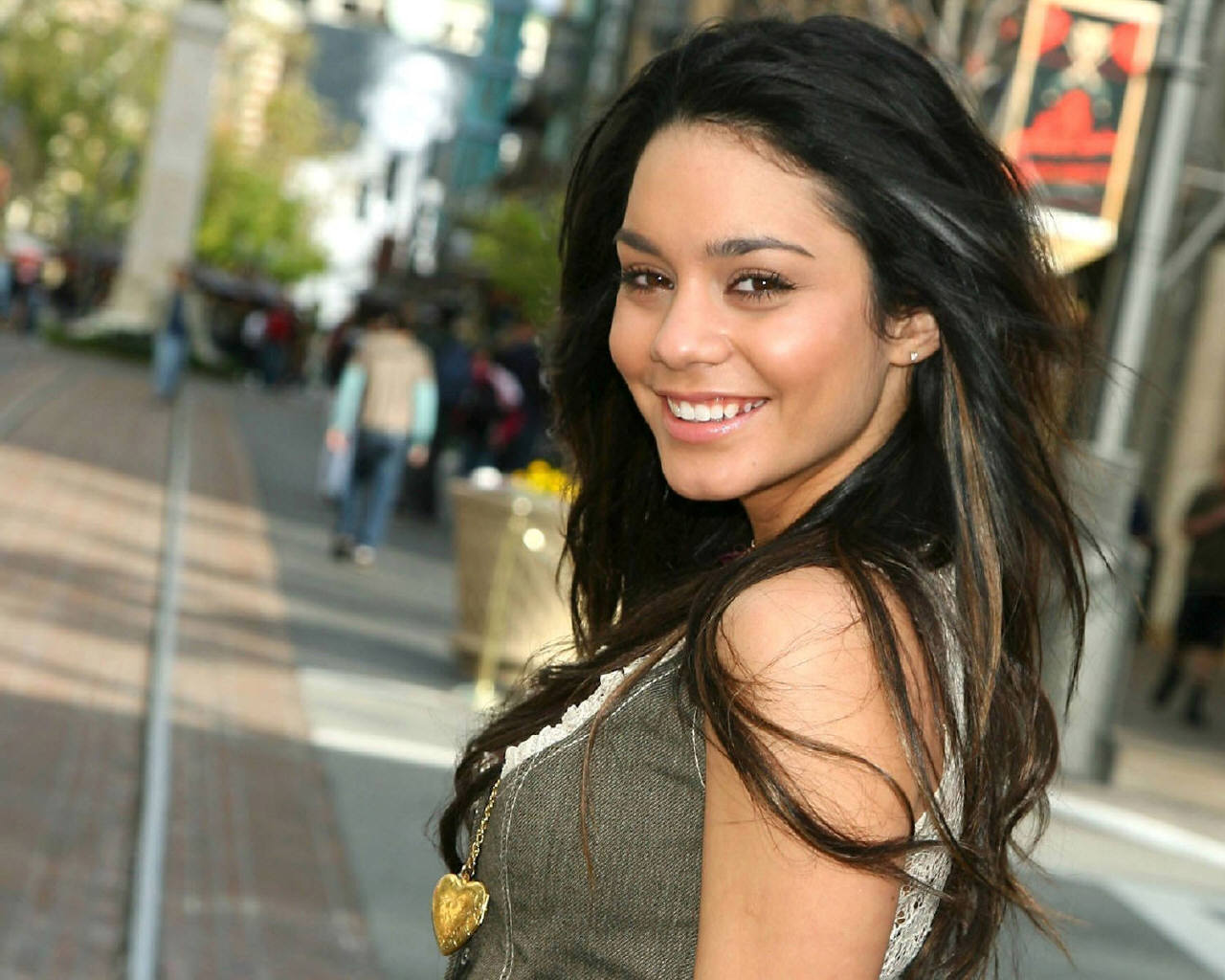 Vanessa-Anne-Hudgens-7.jpg