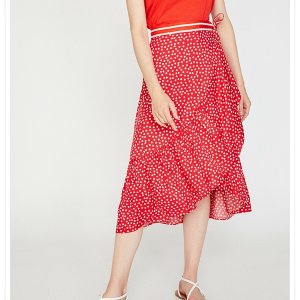 kırmızı puantiyeli etek.jpg