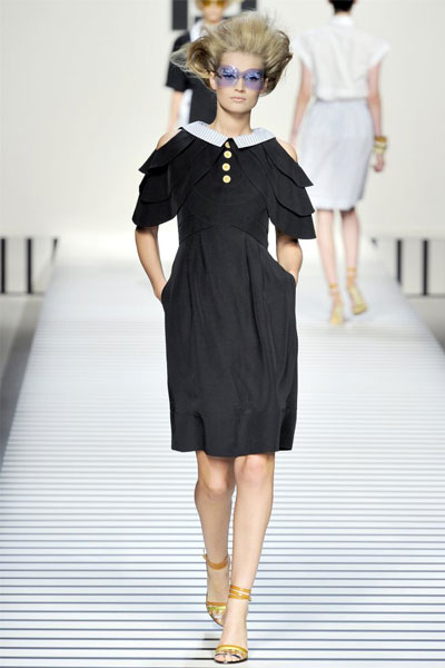 2012_fendi_yaz_koleksiyonu%20(9)-215.jpg