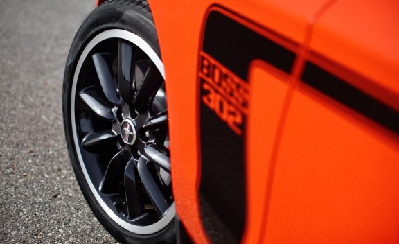 2012_ford_mustang_boss_3-eb.jpg