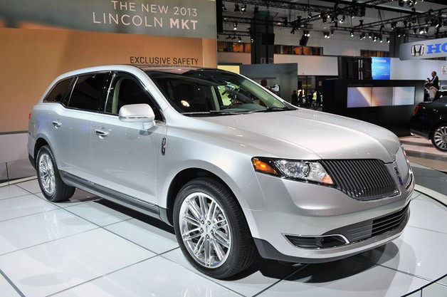 2013-lincoln-mkt-1-257.jpg