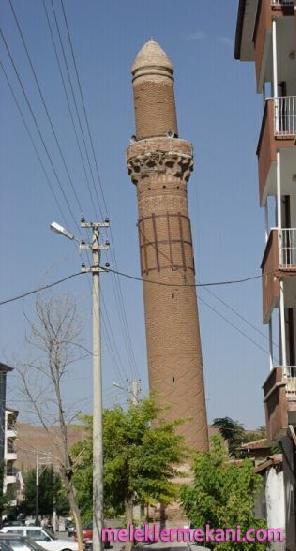 aksaray-egri-minare-1281.jpg