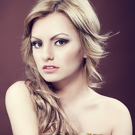 alexandra_stan5-b8.jpg