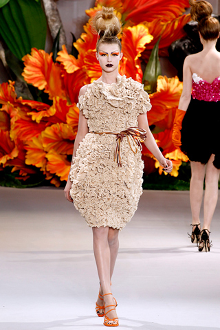christian-dior-haute-couture-2010-kis13-8590.jpg