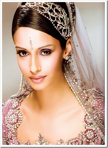 indian-bridal-makeup-jewellery--bridal-dress-1_thumb1-1518.jpg