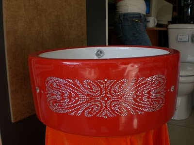 kirmizi%20renkli%20saworovski%20tas%20islemeli-suslemeli%20kirmizi%20luks%20lavabo%20modelleri-1f8.jpg