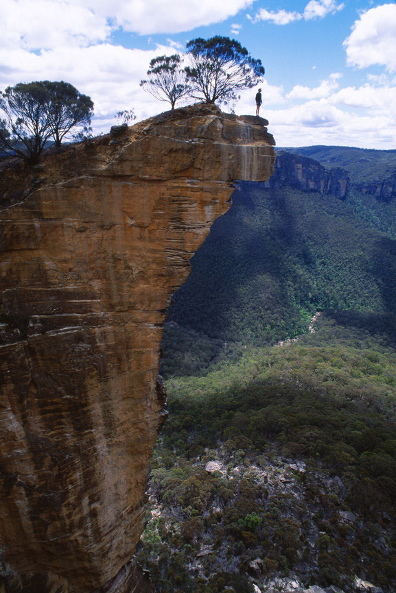 lookout_at_hanging_rock_blue_mountains_nsw_australia_photo_p_gostelow-5646.jpg