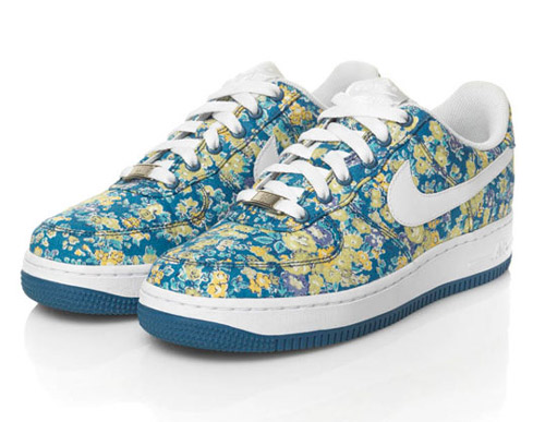 nike-liberty-cicek-desenli-01-13c.jpg