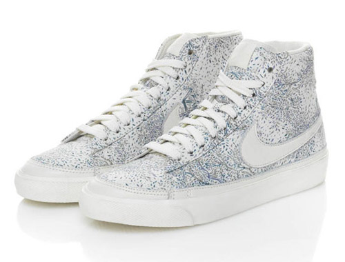 nike-liberty-cicek-desenli-05-20.jpg