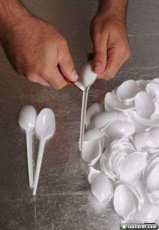 plastic-spoon-chandelier-1-2-6977.jpg