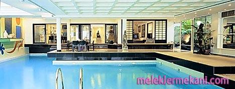 poolinsidees_468x177-1779.jpg
