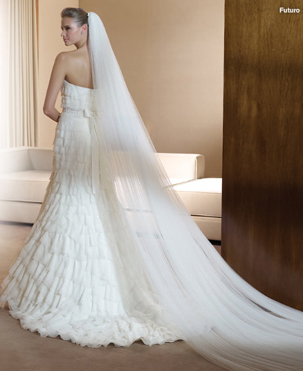 pronovias-2011-gelinkmodelleri-18-3069.jpg