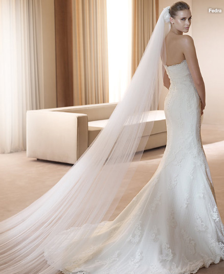 pronovias-2011-gelinkmodelleri-44-7335.jpg