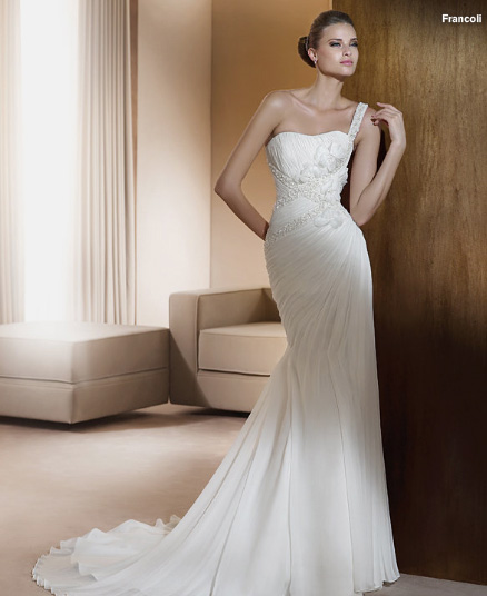 pronovias-2011-gelinkmodelleri-7-9929.jpg