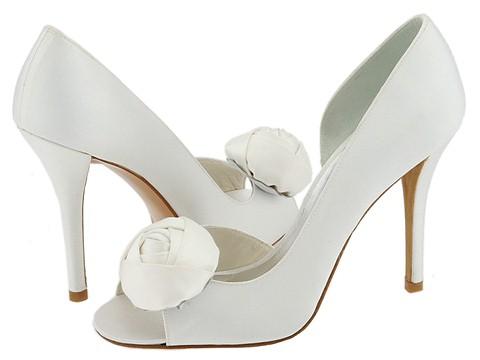 stuart-weitzman-bridal-shoes-8329.jpg