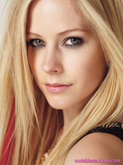 www_harikasozler_net_-_avril_lavigne_1-7004.jpg