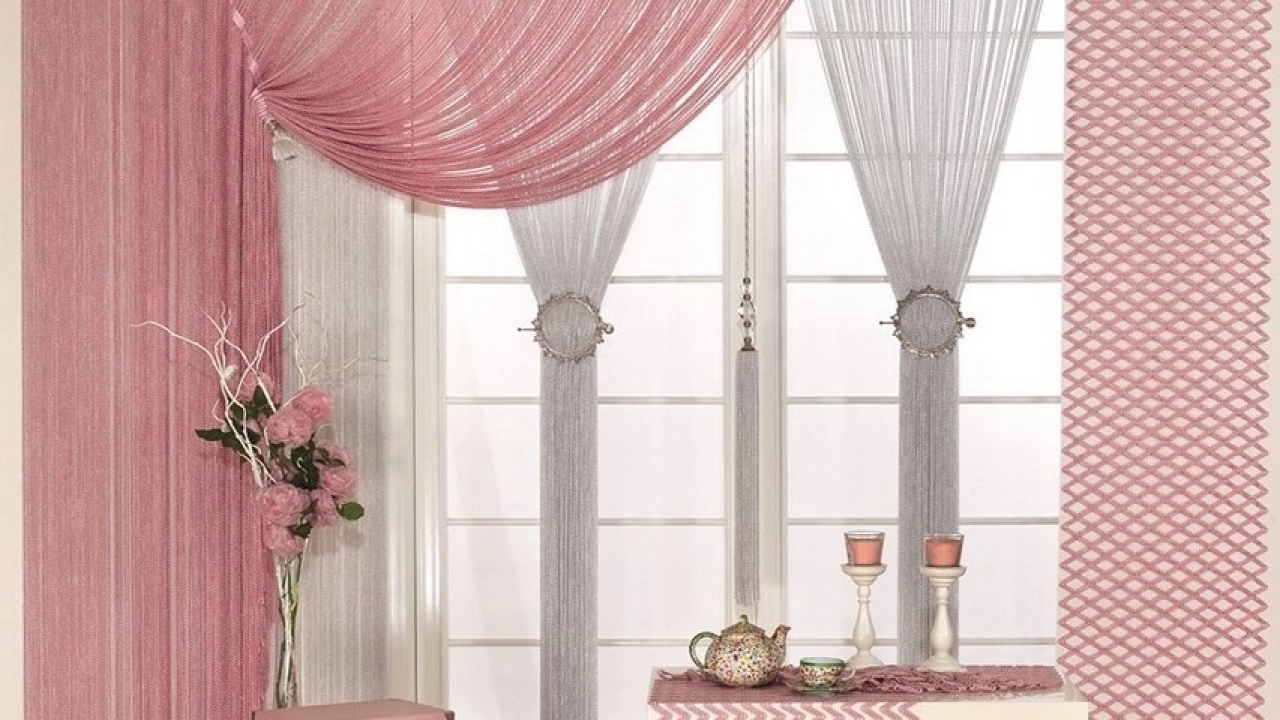 Son moda salon perde modellerindeki dekoratiflik