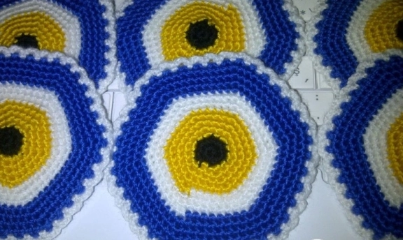 Nazar boncuklu örgü bardak altı modelleri ve yapılışı