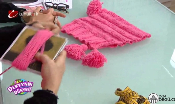 Derya Baykal Pembe Püsküllü Bere Yapımı