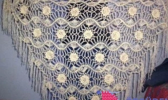 File İşi Üçgen Şallarla Hanımlar Daha Şık Ve Gösterişli