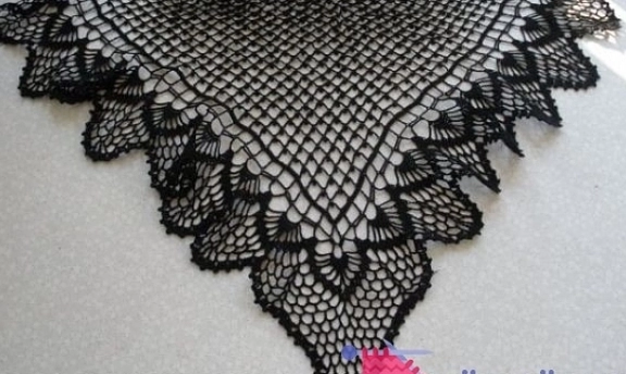 File İşi Üçgen Şallarla Hanımlar Daha Şık Ve Gösterişli