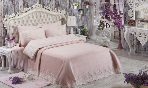 Yatak odası dekorasyonlarınızda en özel yatak örtüleri ile gelen dekoratiflikler