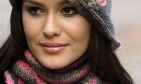 En Güzel Değişik Atkı Bere Takımları İle Kış Modasına Damganızı Vurun