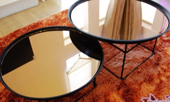 Farklı aynalı sehpa tasarımlarıyla gelen şık salon dekorasyonları