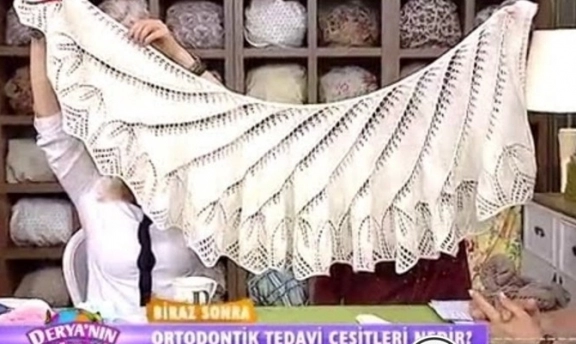 Derya Baykal Anlatımlı Şal Modelleri Baharlık Bunlar