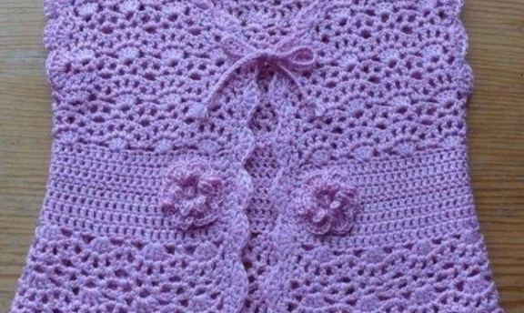 Tığ İşi Bebek Yelekleri Anlatımı Modellerle Birlikte