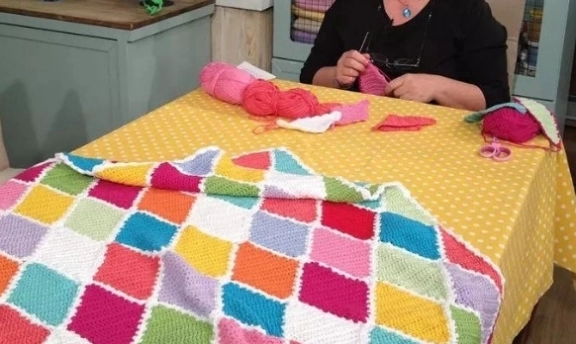 Derya Baykal Dekoratif Koltuk Şalı Yapımı Videolu Şıkır Şıkırlar