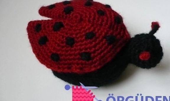 Örgüden Uğur Böceği Yapımı Çok Şirin Modeller