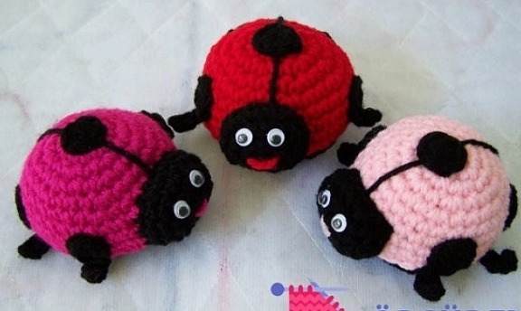 Örgüden Uğur Böceği Yapımı Çok Şirin Modeller