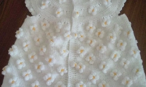 En güzel kız bebek yelek modelleri yapılışı ile birlikte