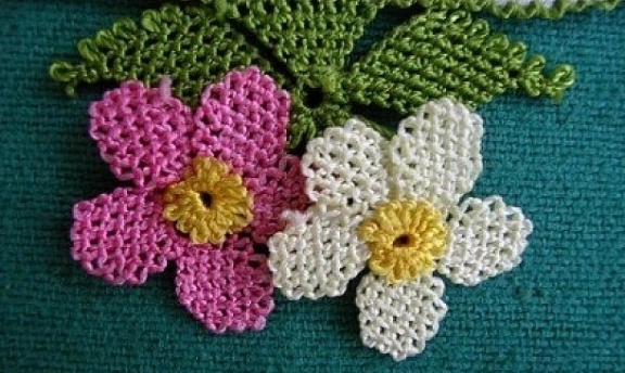 İğne Oyası Çiçek Motif Modelleri Yepyeni Örnekleri İle Yazmalar Daha Gösterişli