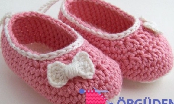 Örgüden Bebek Ayakkabı Modelleri Rengarenk