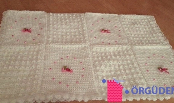 Birbirinden Renkli Motif Motif Örgü Bebek Battaniyeleri