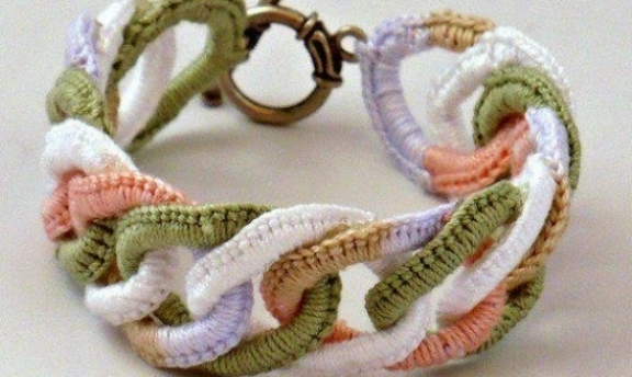 Değişik Örgü Takı Modelleri İle Modaya Yön Verin