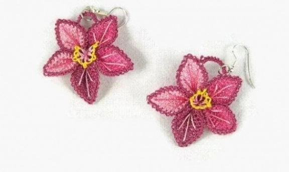 İğne Oyası Çiçek Motif Modelleri Yepyeni Örnekleri İle Yazmalar Daha Gösterişli