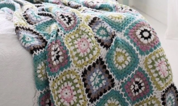 Çok Amaçlı Örgü Örtü Modellerinden Seçmeler